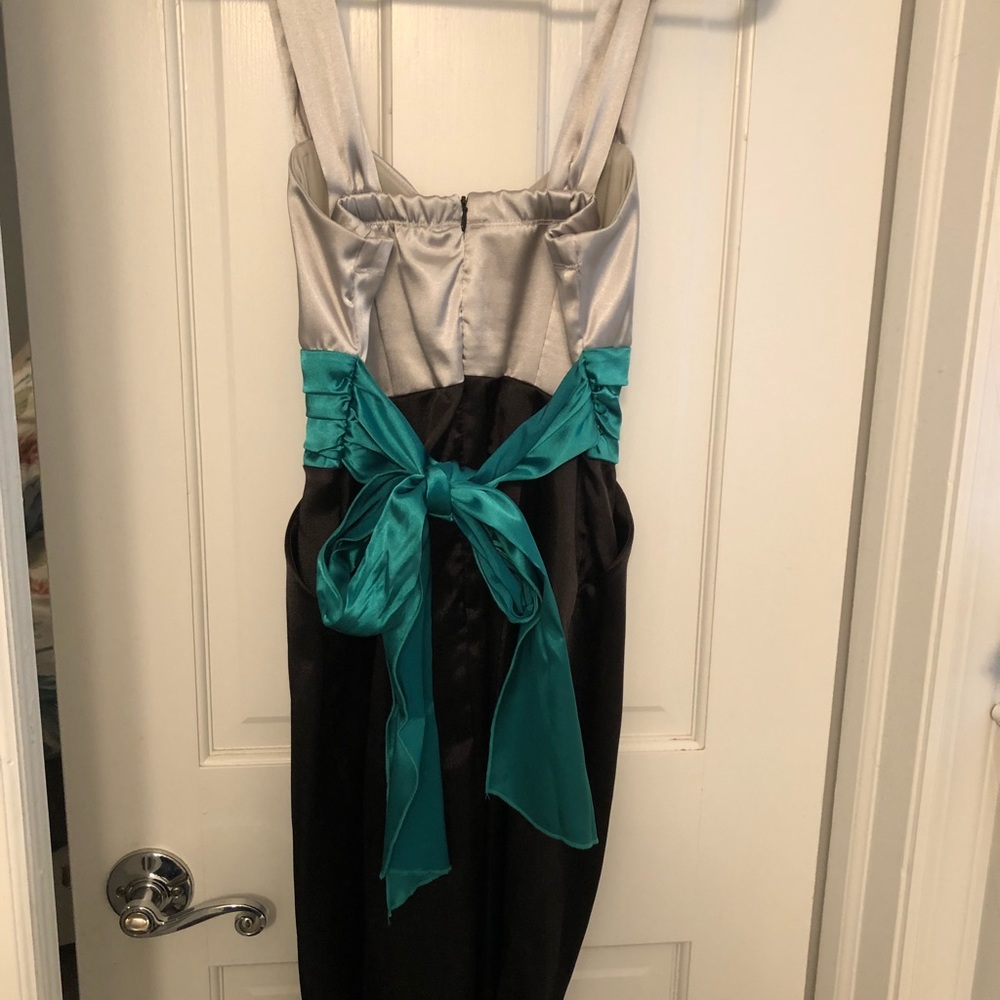 Dress with pockets and bow